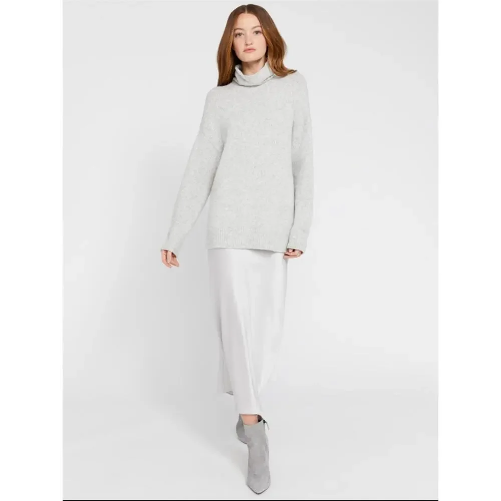 NWT alice + olivia Maeve Slip Skirt Women’s Size 4 silver grey